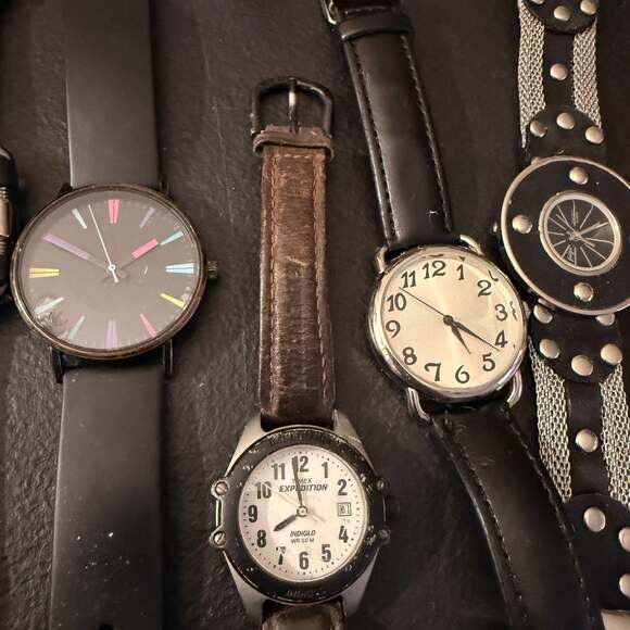 Assorted Lot of 15  Watches - Various Styles & Brands Including VTG - Picture 9 of 10